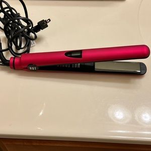 Hot Tools 1" Titanium Flat Iron